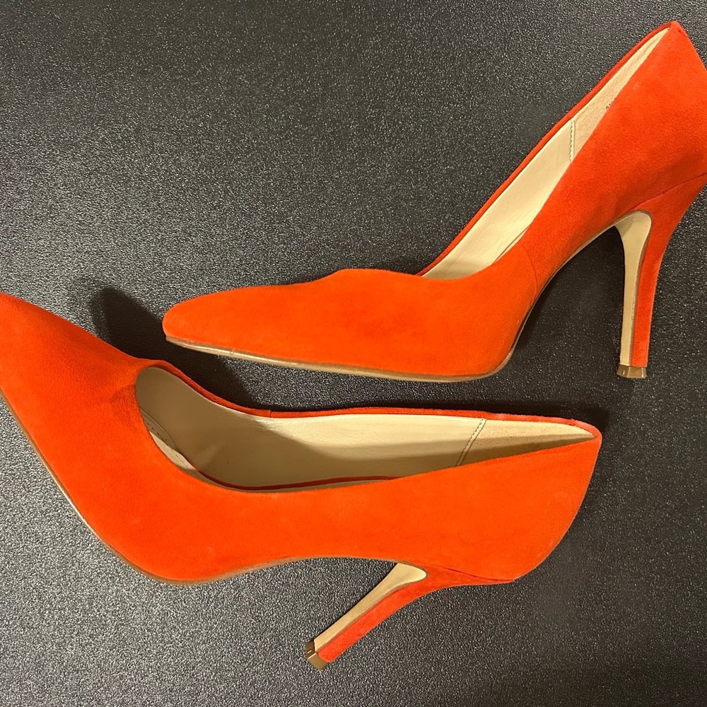 Elegant Red Suede Heels (medium red suede)